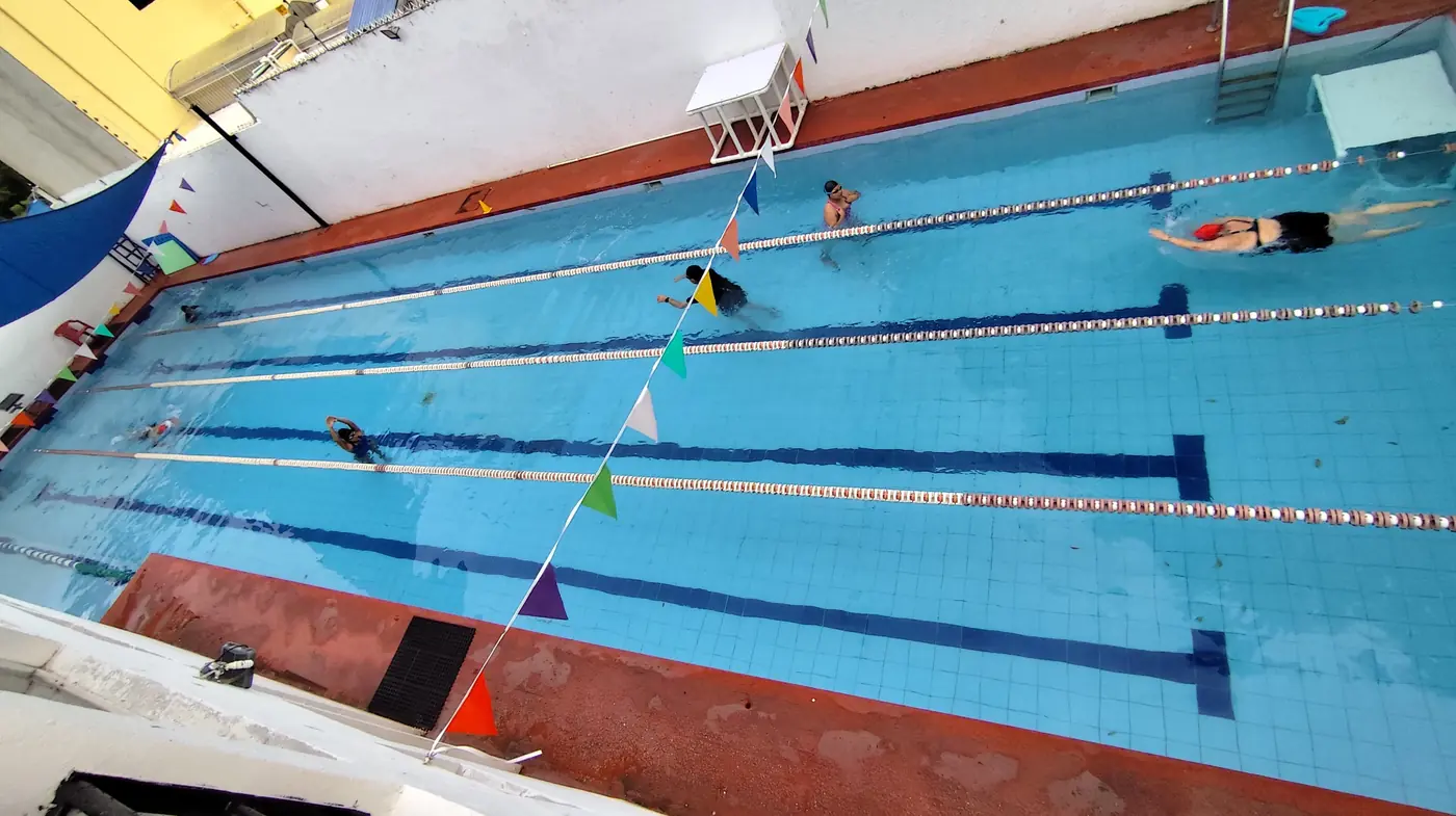 Clase de natación en Palapas Protudec, Cancún